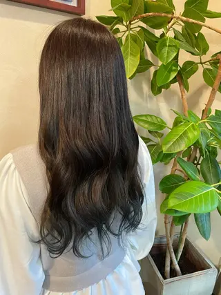 セミロング カラー Vyuha ビューハのヘアスタイル