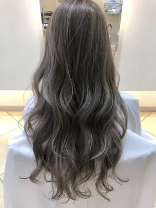 カラー ロング 天野 直美のヘアスタイル