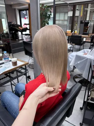 ミディアム カラー ENA💗NEXT /ハイトーンエクステのヘアスタイル