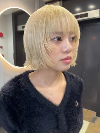 ショート カラー ヘアアレンジ TATSUブリーチ/ ミルクティーベージュのヘアスタイル