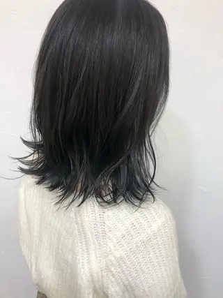 セミロング カラー GLROW haruhiのヘアスタイル