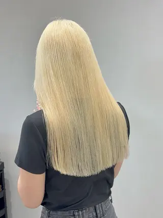 カラー Light所属・✨佐野ハイトーン/ 韓国ヘア💫上岡蓮のヘアスタイル