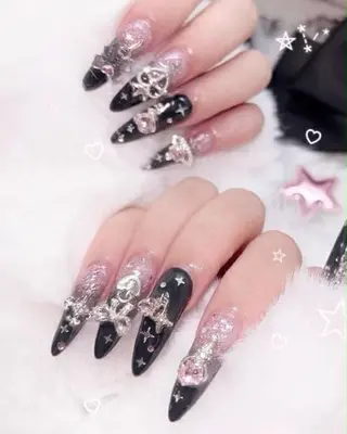 ネイル Queen Nail 　クイーンネイルのネイルデザイン
