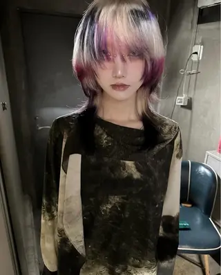 ミディアム カラー ヘアアレンジ ALLY所属・ウルフカット / ケアブリーチのヘアスタイル