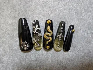 ネイル tiele所属・⚜️salon tiele⚜️Ayaのネイルデザイン