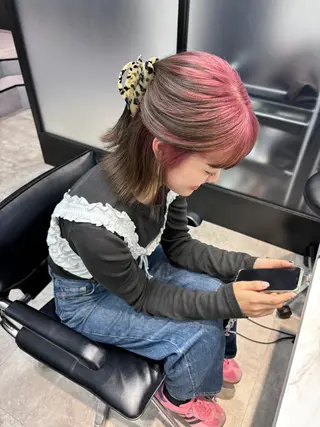 ミディアム カラー レイヤー/顔周り /AKARIのヘアスタイル