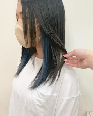 セミロング カラー ﾊｲﾄｰﾝ/ｼｮｰﾄ 村上淳乃🐥のヘアスタイル