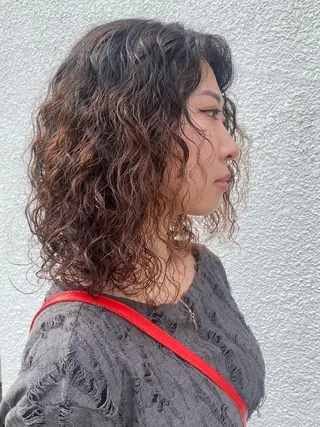 ミディアム パーマ 小日向 沙織のヘアスタイル