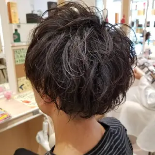 ショート パーマ 山内 佐江子のヘアスタイル