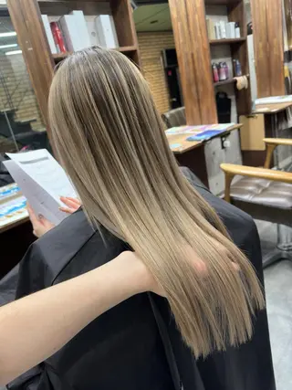 ロング カラー 難波ブリーチカラー 伊藤洋輝のヘアスタイル