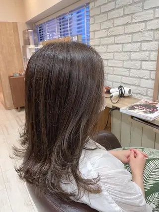セミロング カラー 清水 有実子のヘアスタイル