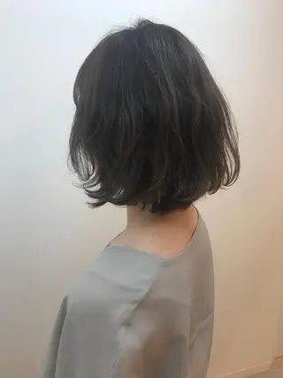 ショート カラー 湯浅 了一のヘアスタイル