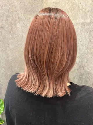 ミディアム 六川 佳奈のヘアスタイル