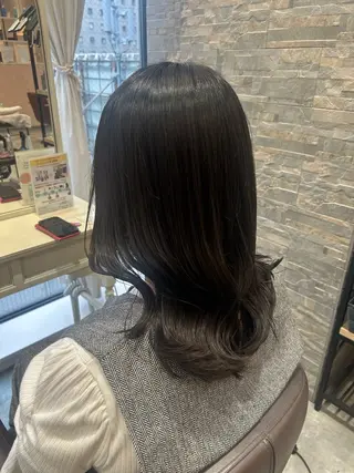 ミディアム La Bless 大阪梅田所属・梅田 ミディアム ショートYUKINOのヘアスタイル