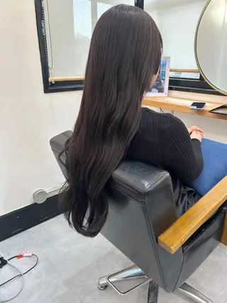 ロング カラー CARICIA 白木 由里加のヘアスタイル