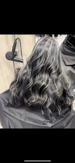 ロング カラー 🌺KANA🇺🇸 海外トレンドヘアのヘアスタイル