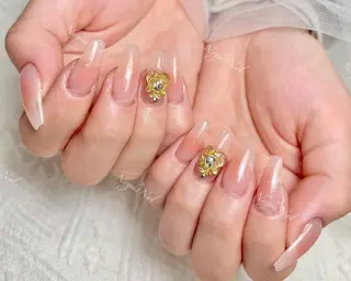 ネイル 🦋 Queenieのネイルデザイン