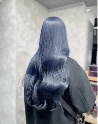 ロング 寒色/ブリーチ/💙 艶カラーYURIAのヘアスタイル