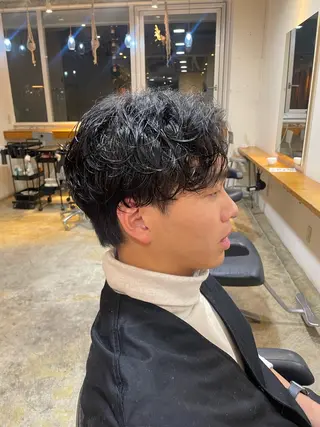 ミディアム パーマ メンズ RIN／韓国ヘア レイヤーカットのヘアスタイル