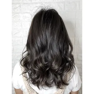 セミロング カラー KIZU 髪質改善 オカルト怪談のヘアスタイル