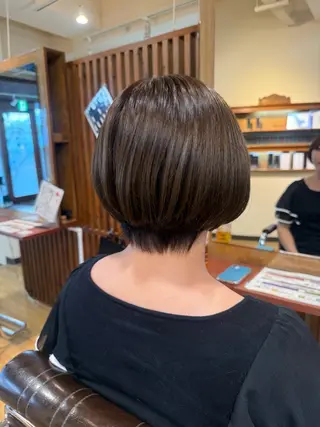 ショート カラー 栗原 莉玖のヘアスタイル