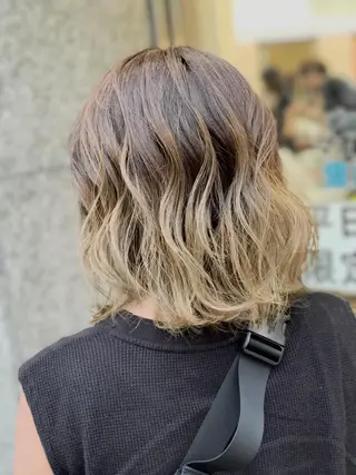 ミディアム カラー 左藤 翔平のヘアスタイル