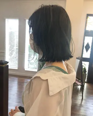 ショート カラー 江原 彩華のヘアスタイル