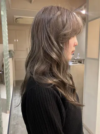 ロング カラー 渡部 真世のヘアスタイル