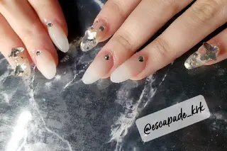 ミディアム ネイル クロキ 。のネイルデザイン