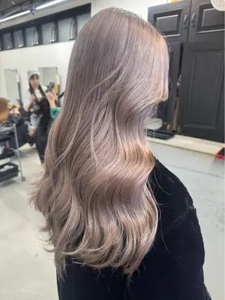 ロング カラー ヘアアレンジ 坂齋大地／レイヤー/ ミルクティーのヘアスタイル