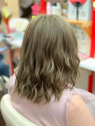 セミロング たけい ゆうきのヘアスタイル