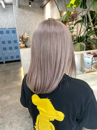 ミディアム cinq PROJECT所属・ミルクティーベージュ /三村克彦のヘアスタイル