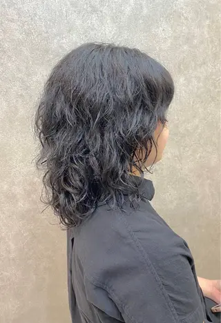 セミロング パーマ 【enil代表】 杉林和哉のヘアスタイル