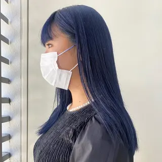 セミロング カラー ANNA /艶髪/ハイトーンのヘアスタイル