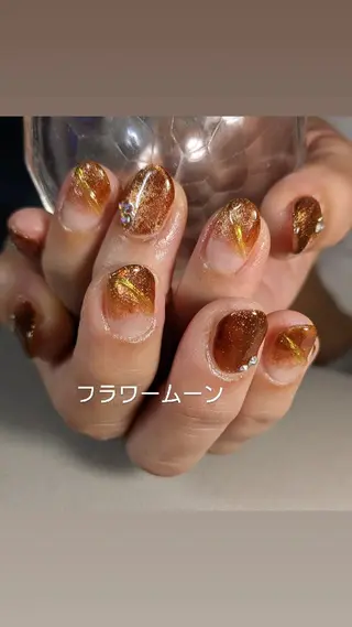 ネイル フラワー ムーンのネイルデザイン