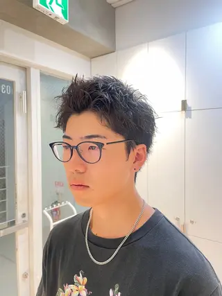 ショート パーマ ヘアアレンジ メンズ 艶髪✨寒色カラー✨ 翁長孝輔のヘアスタイル