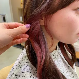 セミロング fumi🪞血色感 アップ艶カラーのヘアスタイル