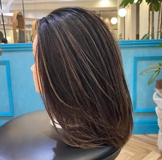 セミロング salowin 原宿 aroa所属・韓国／ハッシュカット ／透明感カラー／金野のヘアスタイル