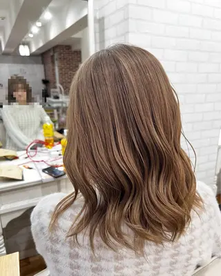 セミロング カラー 笹江 瑞穂のヘアスタイル