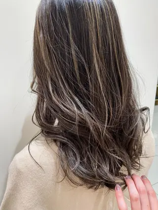 ロング カラー 細めハイライト🩶 ボブ/レイヤーカットのヘアスタイル