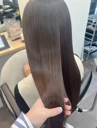ロング カラー mai🐷髪質改善 🖤透ける暗髪🖤のヘアスタイル