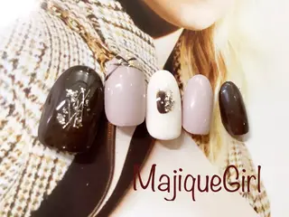 ネイル Magique パーマ専門のマツエク・マツパデザイン