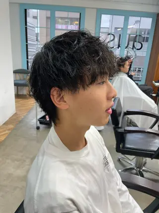 ミディアム パーマ メンズ RIN／韓国ヘア レイヤーカットのヘアスタイル