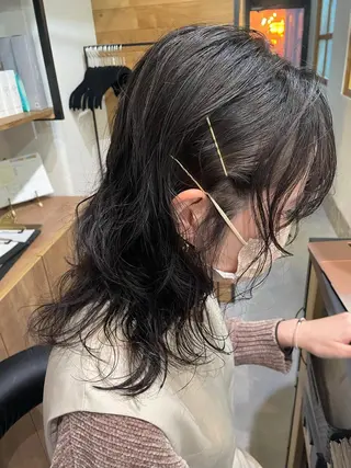 セミロング パーマ 高梨 菜々のヘアスタイル