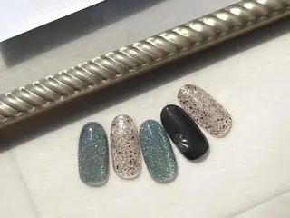 ミディアム アリアグレイス ネイルサロンのネイルデザイン