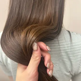 ロング カラー MUKU 市川 莉花のヘアスタイル