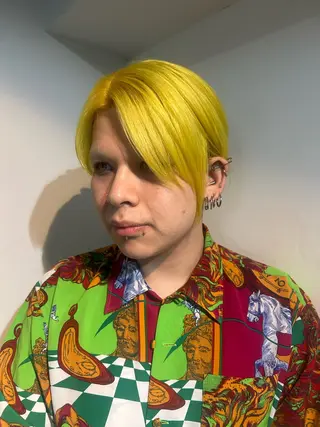ショート カラー スギヤマ シユのヘアスタイル
