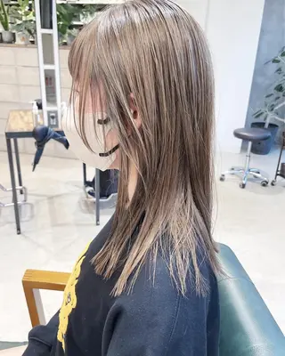 ミディアム カラー ill.所属・ill［イル］大須 ダブルカラー髪質改善のヘアスタイル