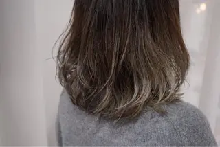 ミディアム セミロング カラー WHOLE所属・花井 啓好のヘアスタイル