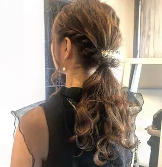 ロング ヘアアレンジ MOLLA 浅香山店所属・谷口ゆめ/縮毛矯正/ カット/美眉ワックスのヘアスタイル